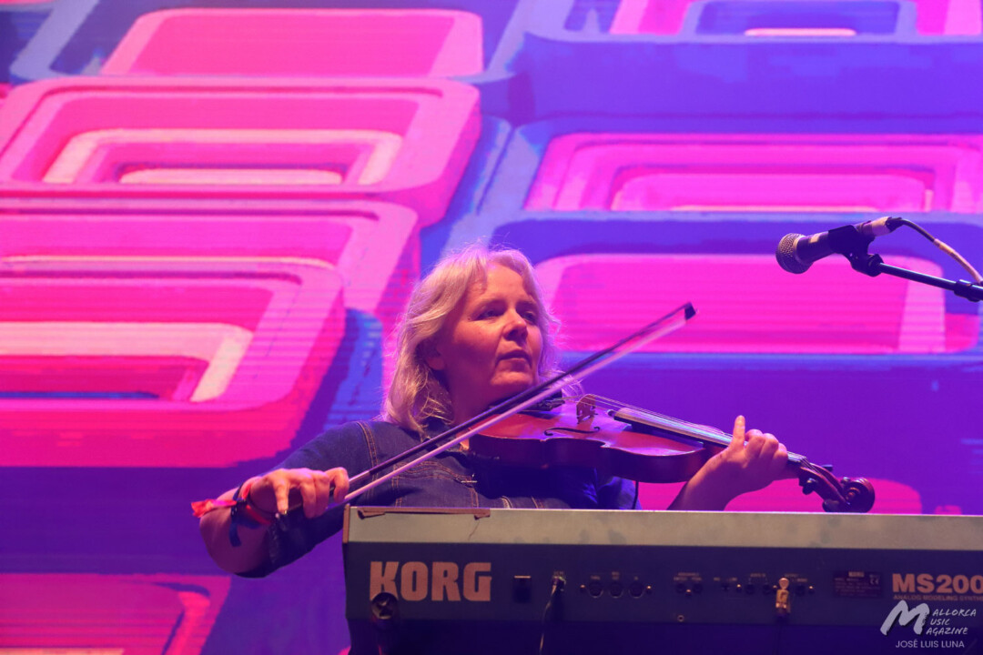 Mallorca Live Festival 2024 (Tercera Jornada) Belle & Sebastian - Mallorca Music Magazine