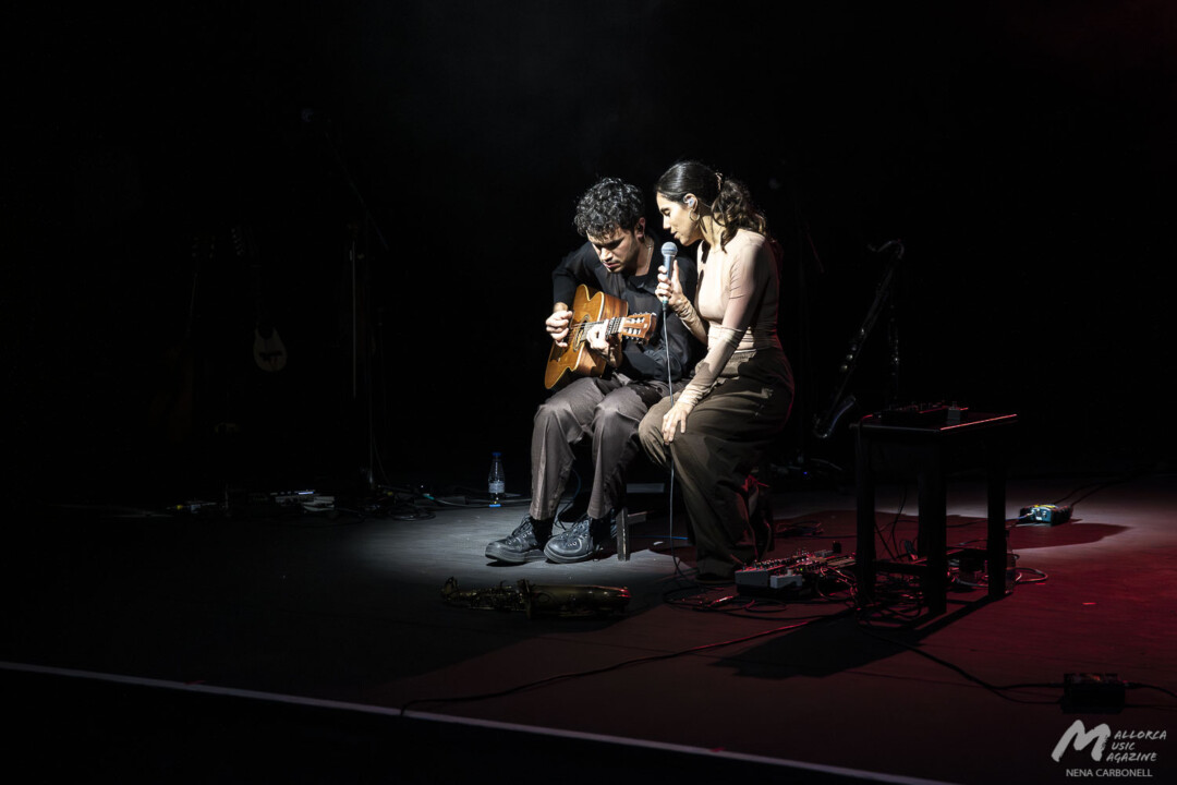 Valeria Castro + Mar Grimalt en Trui Teatre · Mallorca Music Magazine