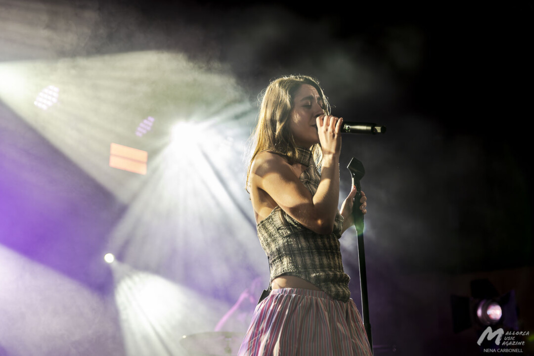 Maria Jaume al Claustre del Convent de Lloret de Vistalegre - Mallorca Music Magazine