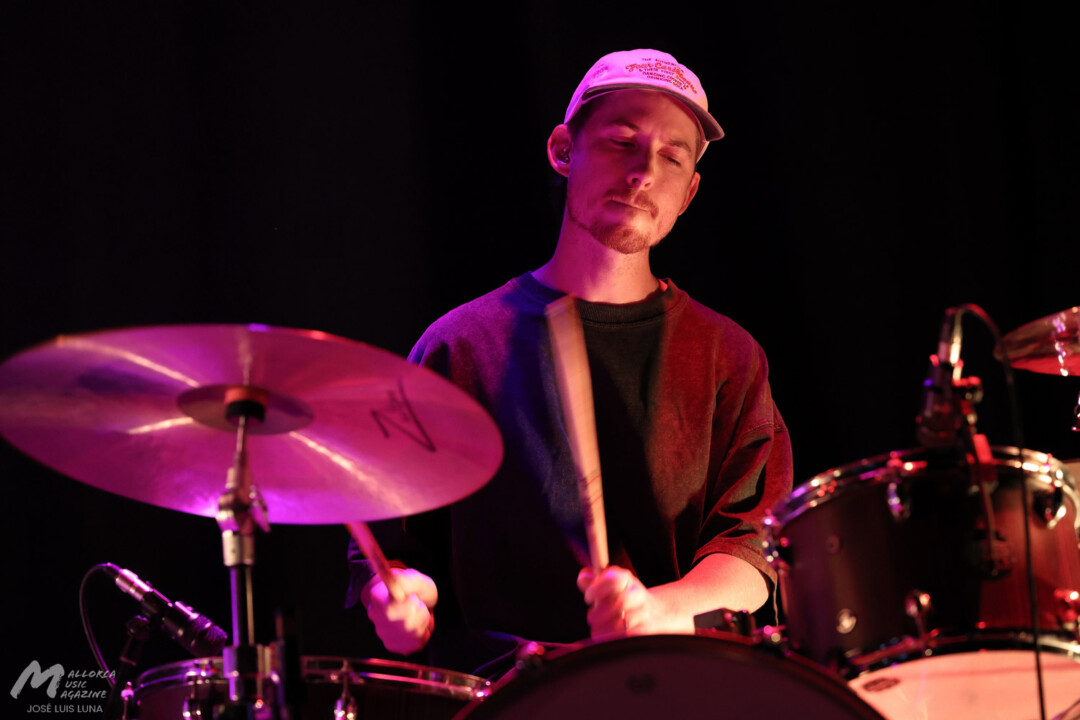 Negre en el Teatre de Lloseta - Pasqual Marí - Mallorca Music Magazine