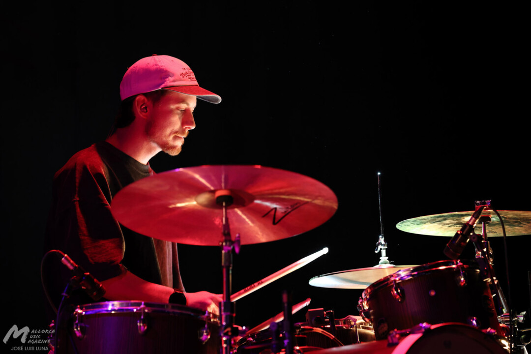 Negre en el Teatre de Lloseta - Pasqual Marí - Mallorca Music Magazine