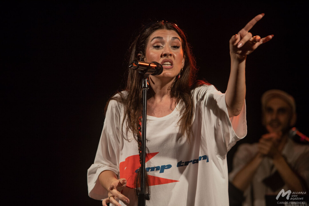 Queralt Lahoz en Sant Joan (La Lluna en Vers 2023) - Mallorca Music Magazine