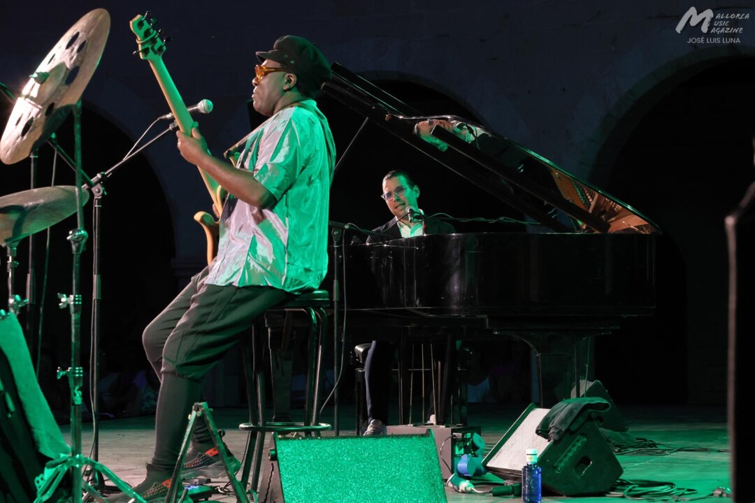 Richard Bona & Alfredo Rodríguez Trio en Bellver - Mallorca Music Magazine