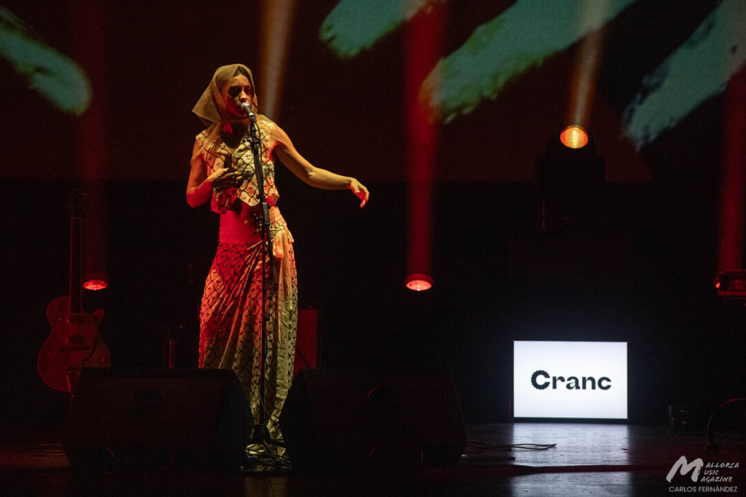 Russian Red Teatre Principal - Lourdes Hernández - Mallorca Music Magazine
