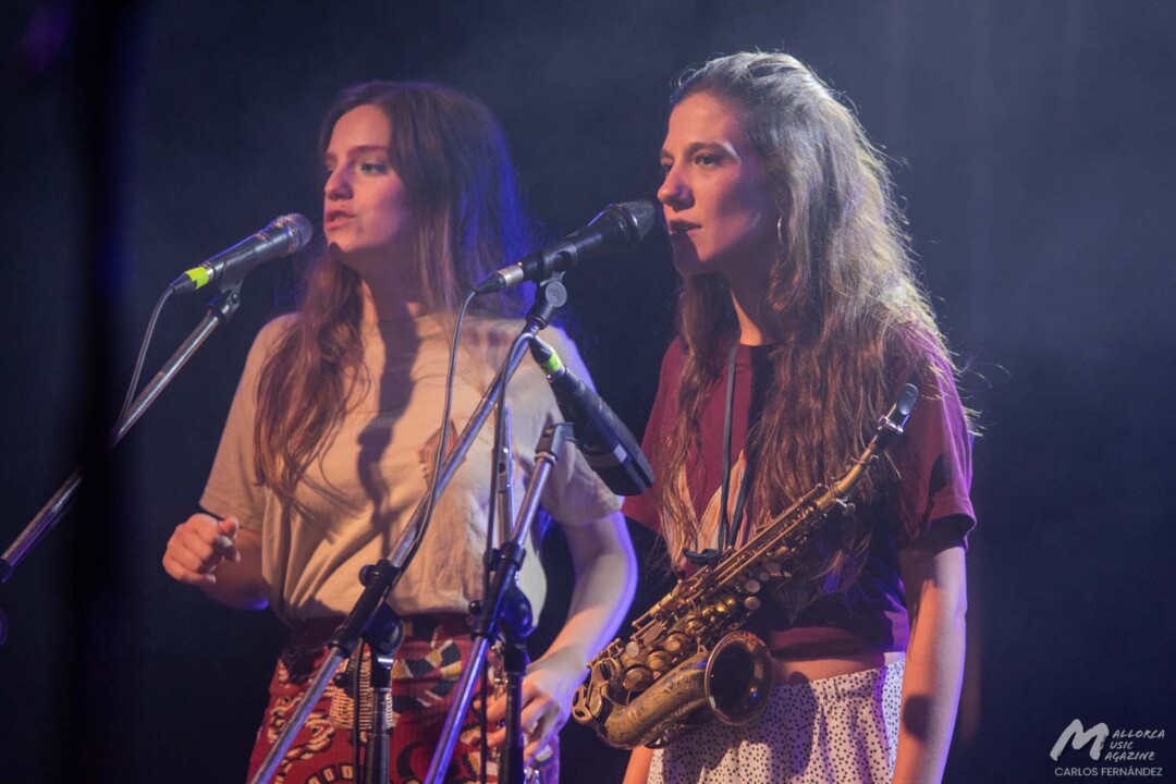 Salvador Sobral y Ede en Sant Joan (La Lluna en Vers) - Magalí Sare y Eva Fernández - Mallorca Music Magazine