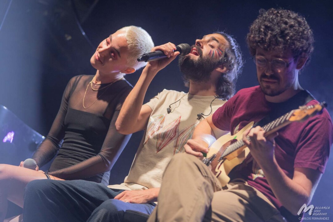 Salvador Sobral y Ede en Sant Joan (La Lluna en Vers) - Ede, Salvador Sbral y Sebastià Gris - Mallorca Music Magazine