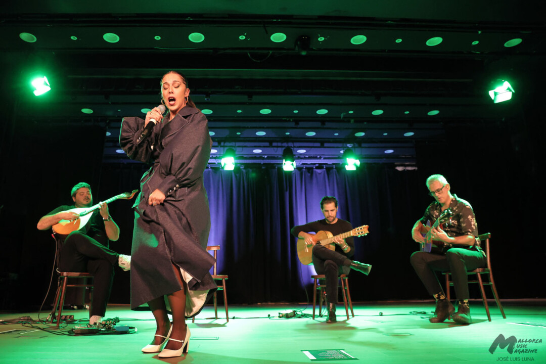 Sara Correia en CaixaForum Palma - Ângelo Freire, Sara Correia, Diogo Clemente y Frederico Gato - Mallorca Music Magazine