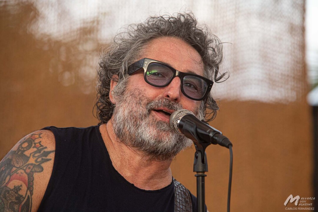 Iván Ferreiro + Talleres Molina en Es Jardí · Mallorca Music Magazine