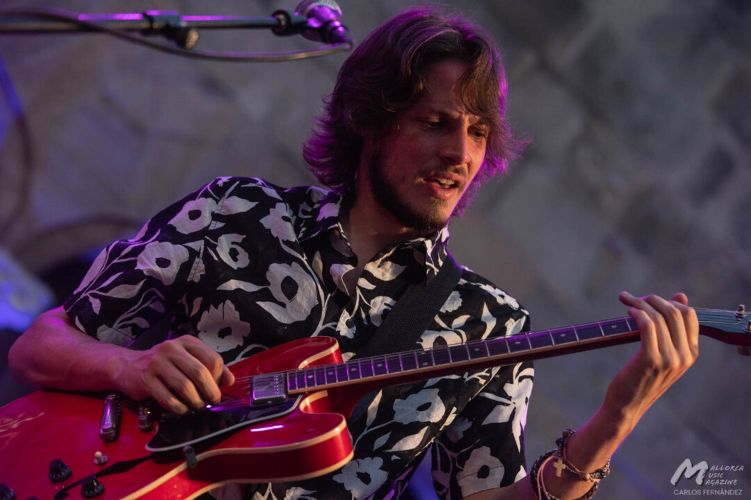 Travis Birds en Pollença (Sons de Nit 2023) - Mallorca Music Magazine