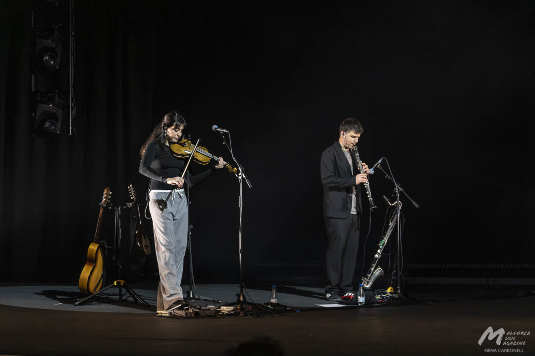 Valeria Castro + Mar Grimalt en Trui Teatre · Mallorca Music Magazine