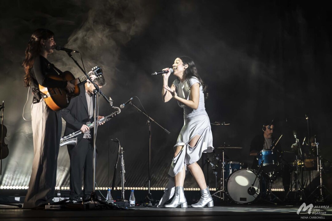 Valeria Castro + Mar Grimalt en Trui Teatre · Mallorca Music Magazine