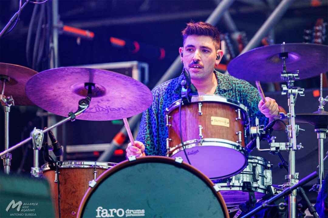 Love of Lesbian + Victoria Lerma en Felanitx · Mallorca Music Magazine